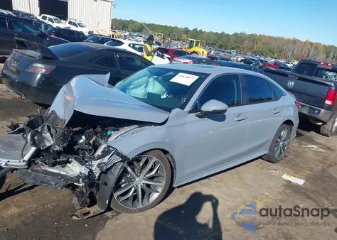 2024 Honda Civic Touring z USA, uszkodzony, nr VIN 2HGFE1F92RH316906